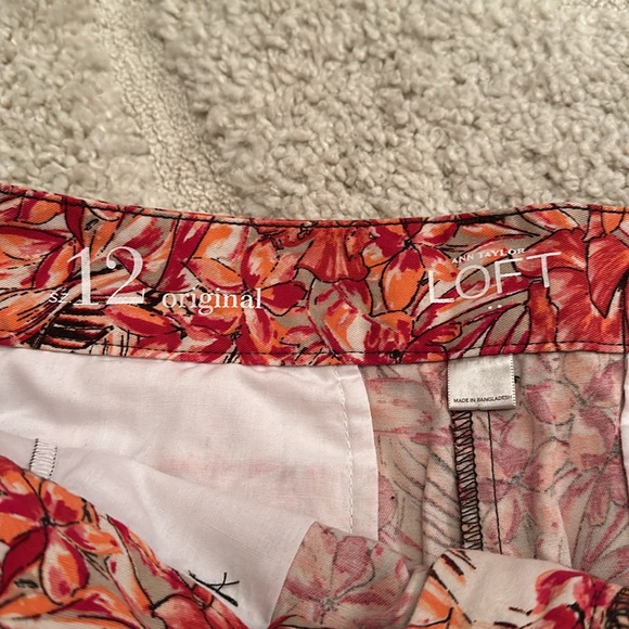 LOFT floral shorts - Picture 2 of 3